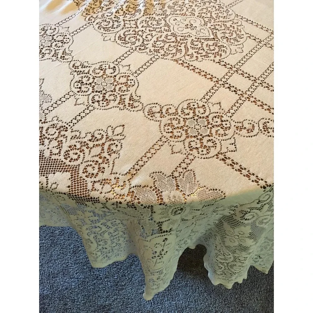 VTG Oval Lace Tablecloth 86